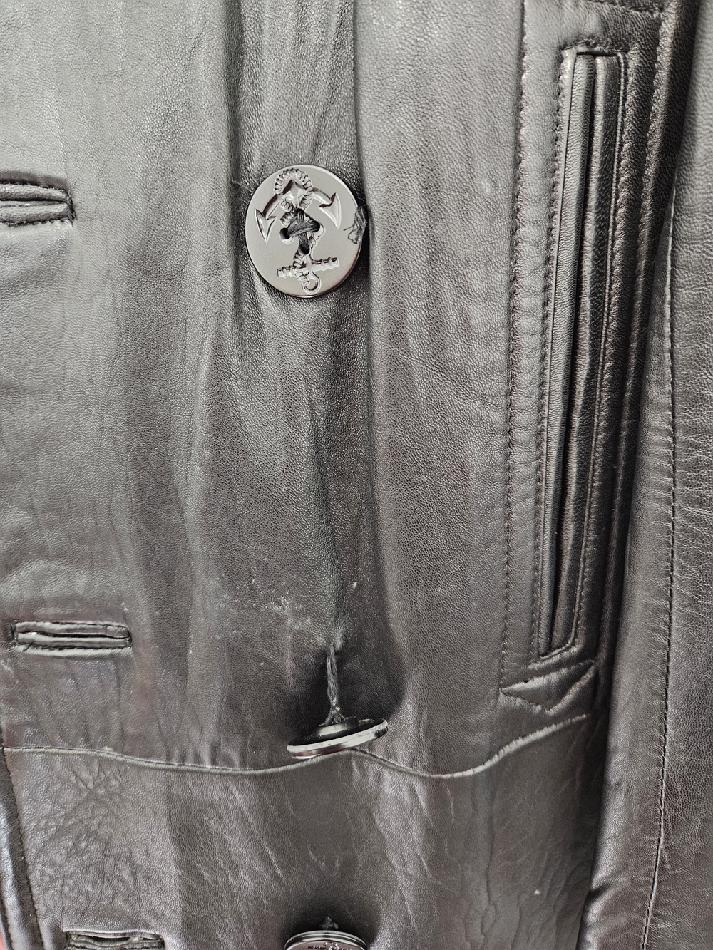 Vintage Classic Black Leather Double-Breasted Coat - Cognac Brand - Picture 3 of 9